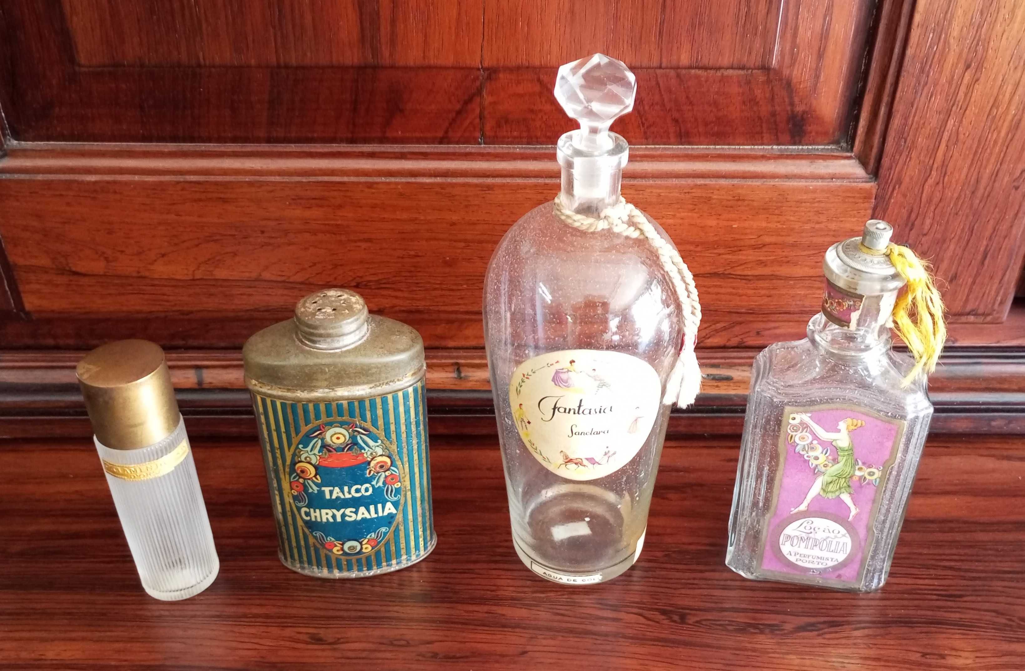 Antigos frascos de cosmética A Perfumista Porto Fabrica Santa Clara