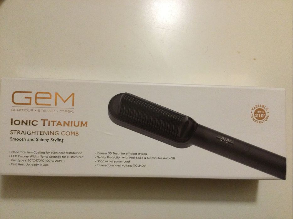 Утюжок, гребінець-вирівнювач для волосся.