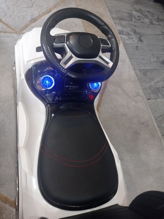 Samochodzik pchacz skóra Mercedes 4w1 GL63 bujak