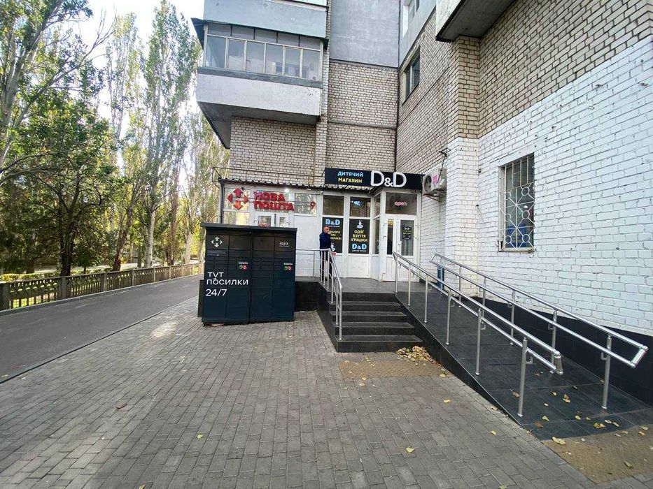 Ліски Карпенко торгове приміщення 105 кв.м. прохідняк фасад