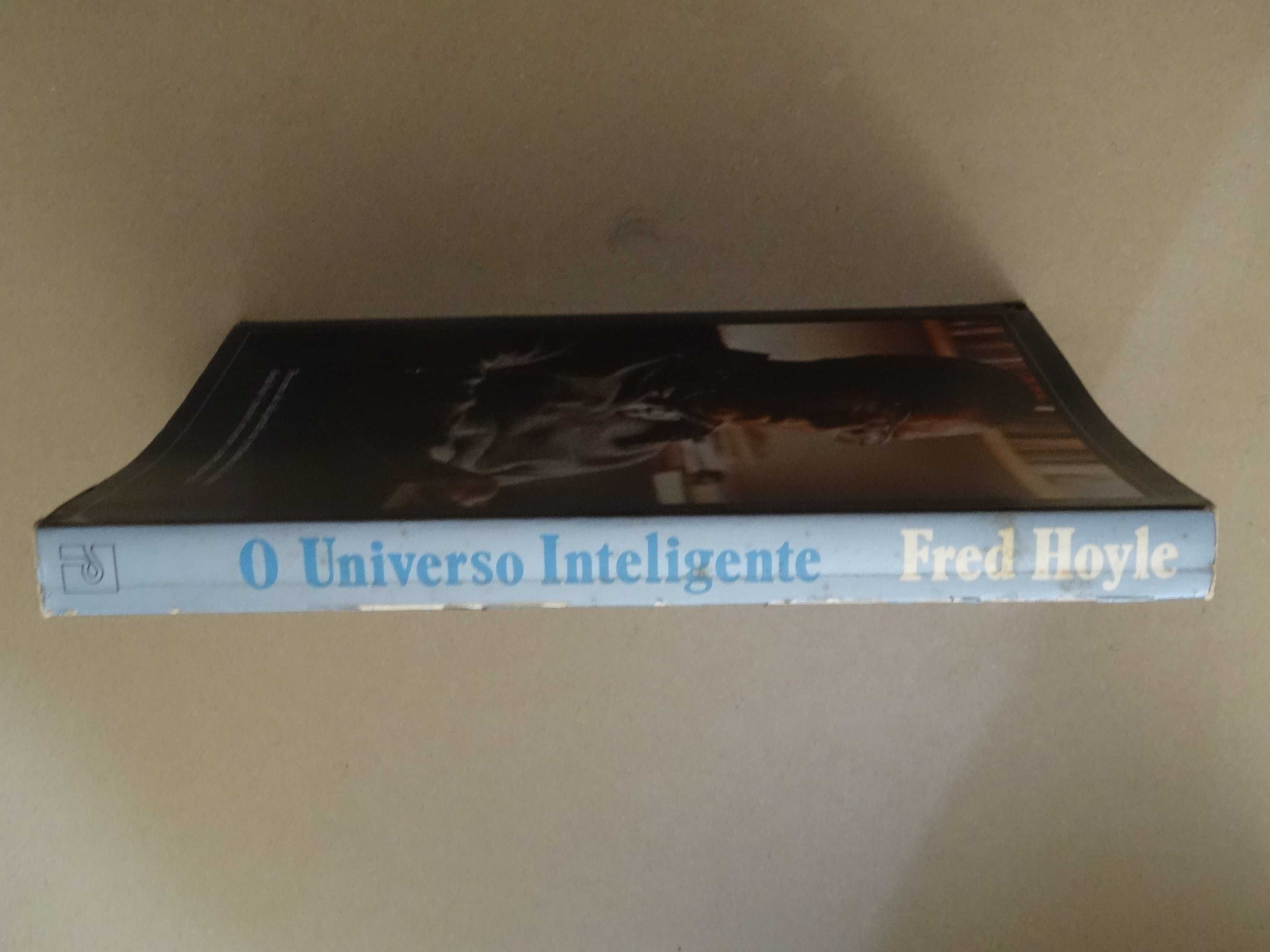 O Universo Inteligente de Fred Hoyle