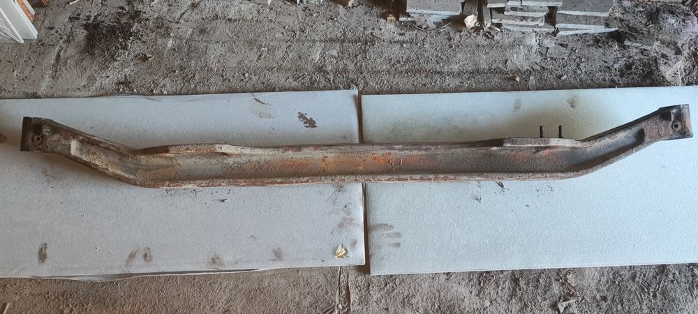 Балка передняя  Mercedes 1317