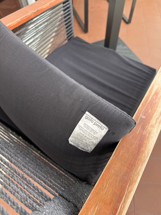 Conjunto de mesa com duas cadeiras para exterior