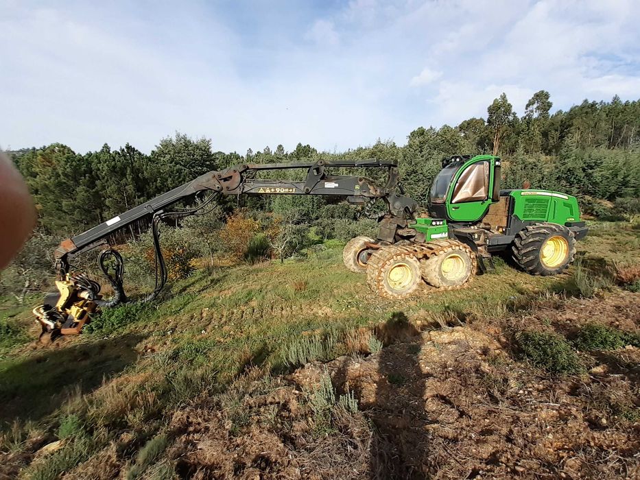 Máquina Florestal Jonh Deere 1270E