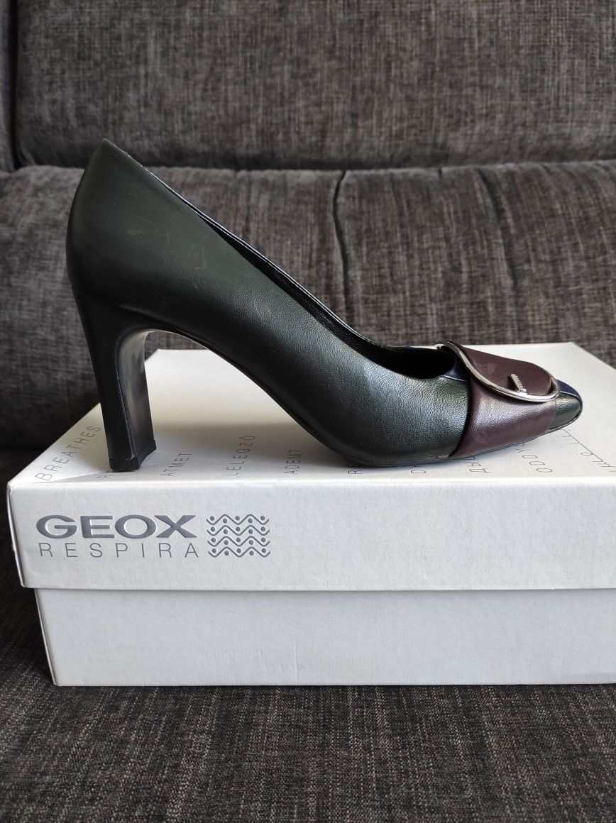 Sapatos pele Geox