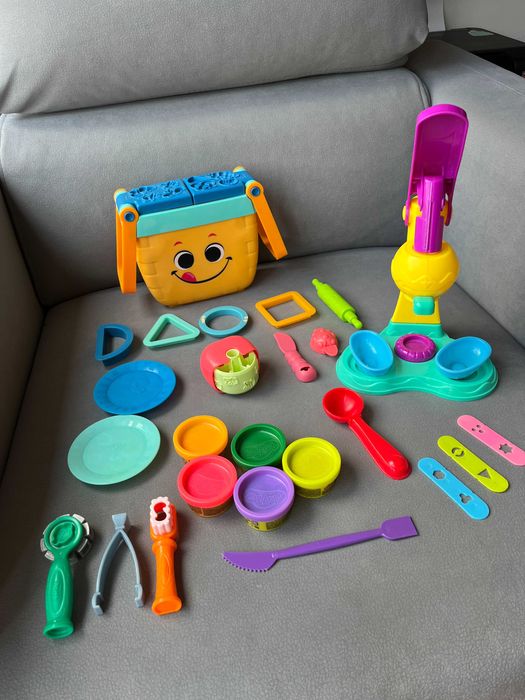 Play-Doh 2 Zestawy Piknik + Fabryka Lodów Akcesoria + 5 Tub Ciastoliny