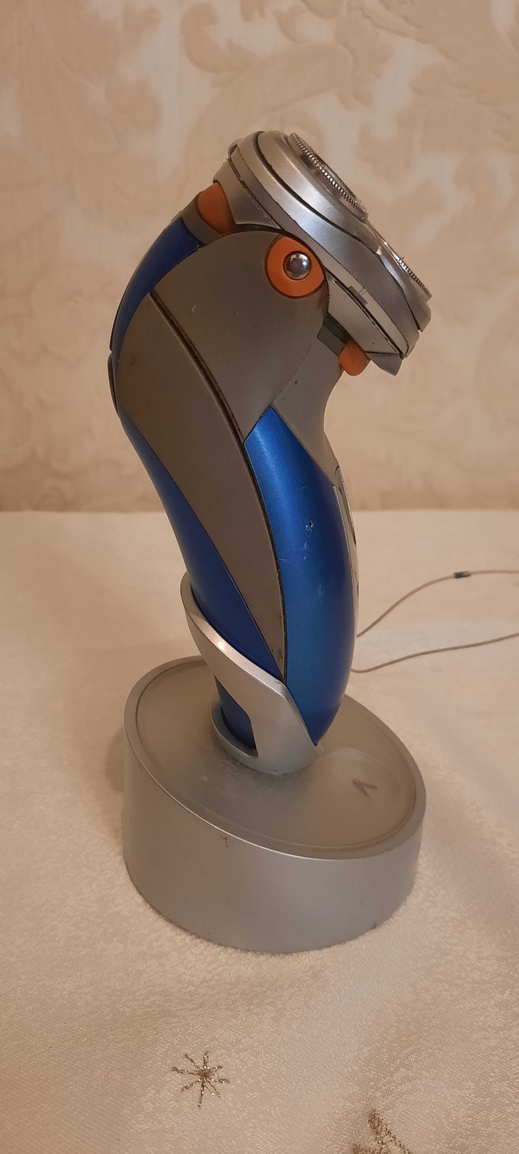 Електробритва PHILIPS Philishave SmartTouch-XL HQ9160 в комплекті.