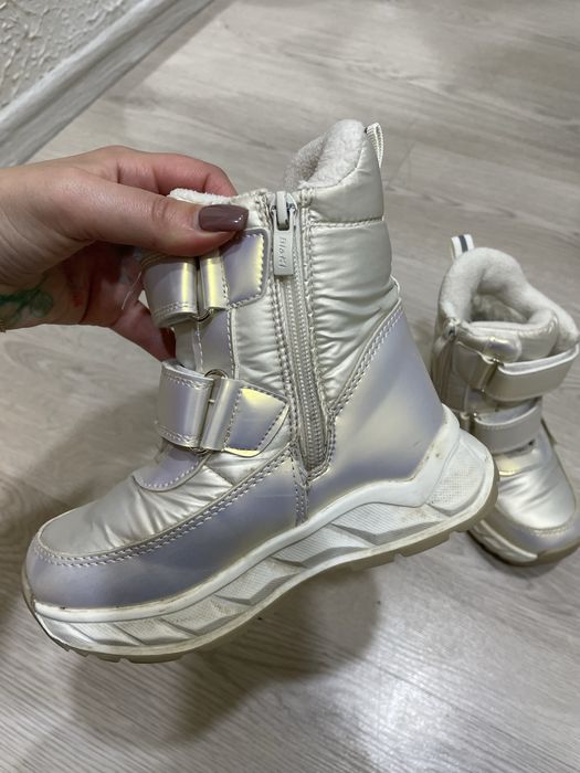 Зимові чоботи на дівчинку