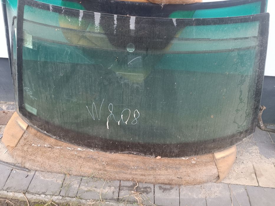 Лобове скло мерседес 208 цлк