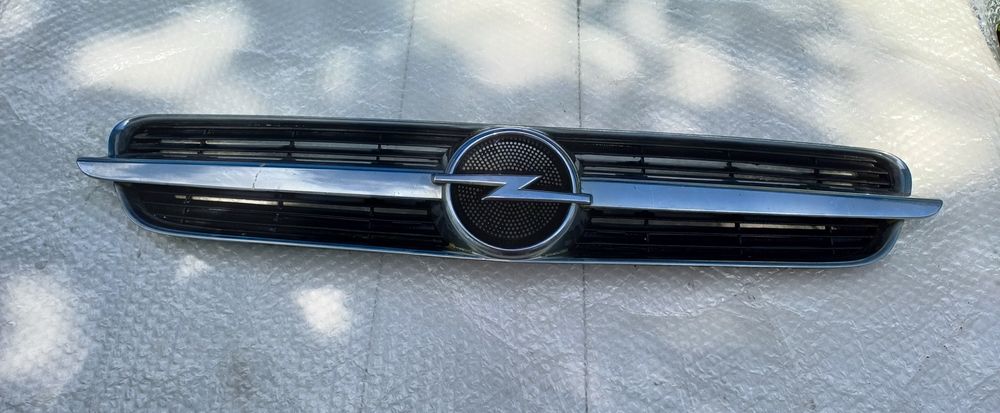 Решітка радіатора Opel Vectra C