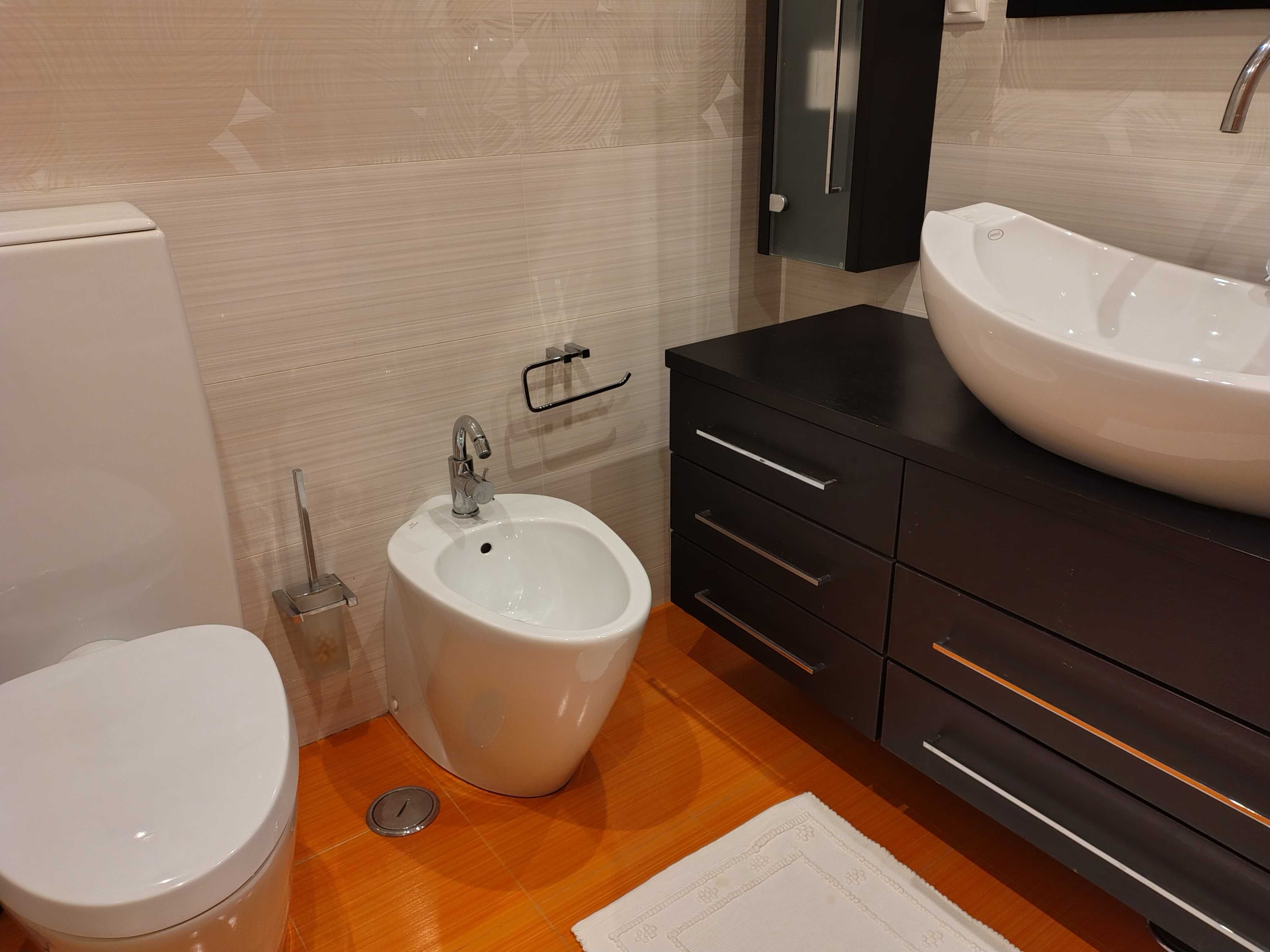 Apartamento T2 + 1  em  Algés (Negociável)