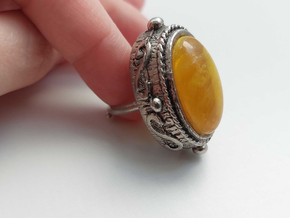 Pierścionek pierścień duży metaloplastyka PRL