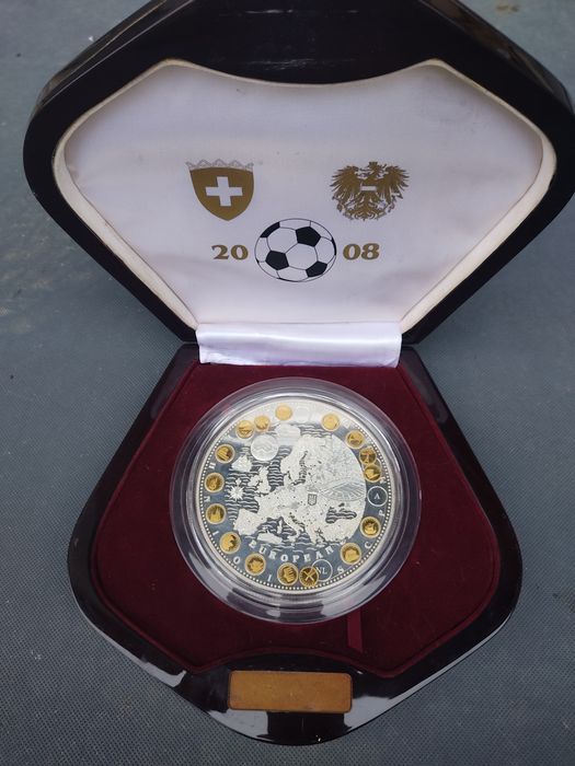 золото 8 г , срібло 999 проба, серебро 1 кг "Чемпионат Европы по футбо