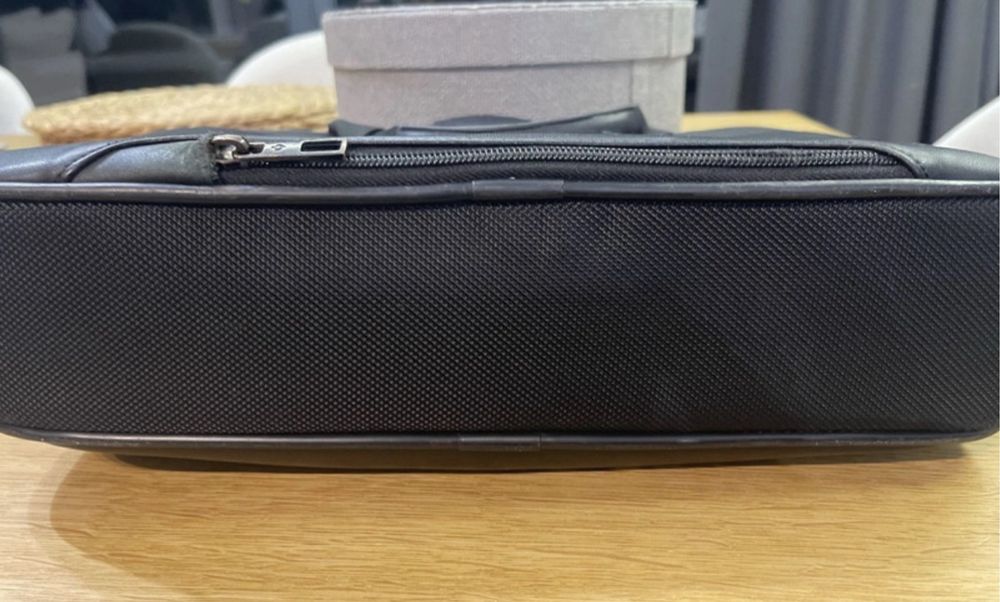 Aktówka walizka torba na dokumenty laptopa samsonite nesseser