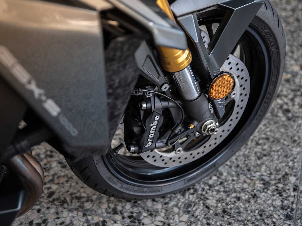 Suzuki GSXS 1000 Impecável, Nacional, Assistida na Marca. (Reservada)