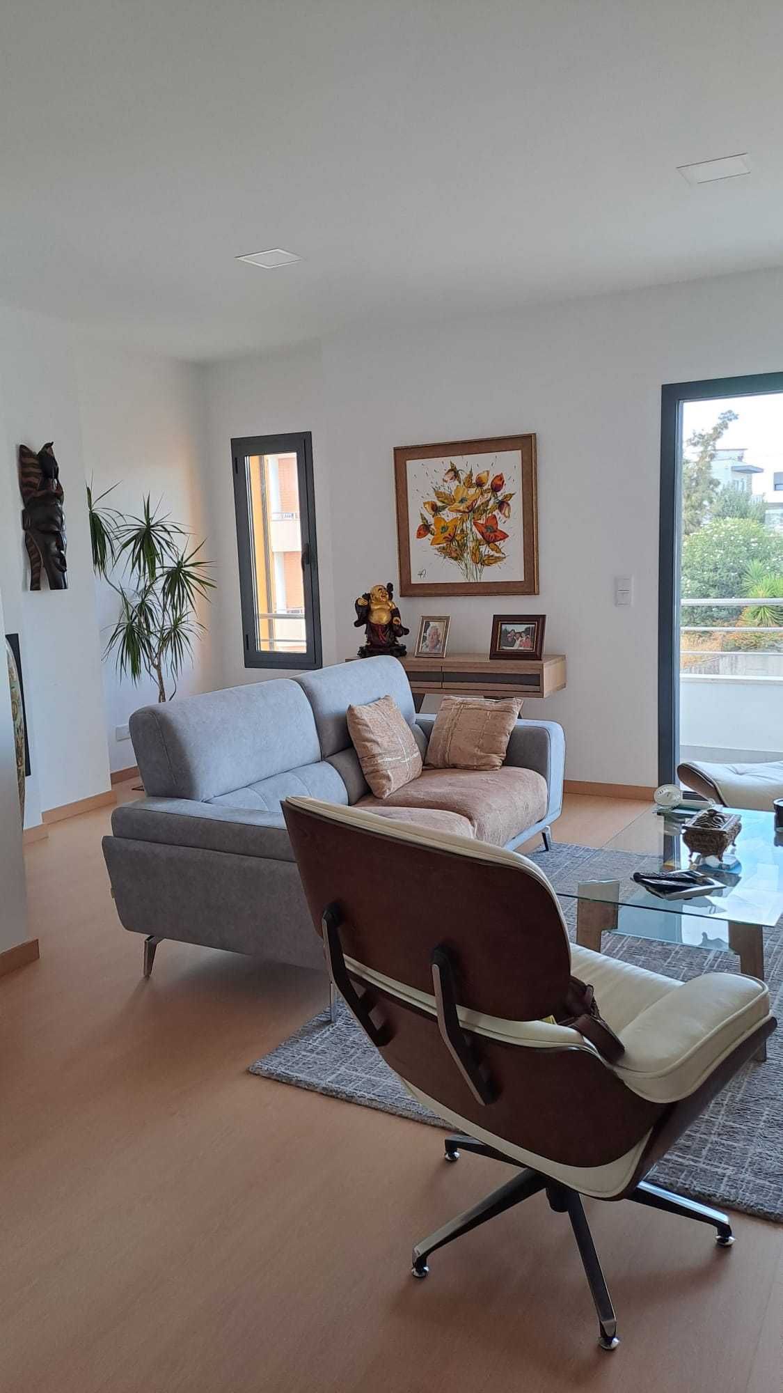 Apartamento T3 Estado Novo