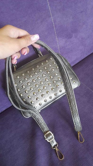 Сумка з еко шкіри, із шипами. Б/у.