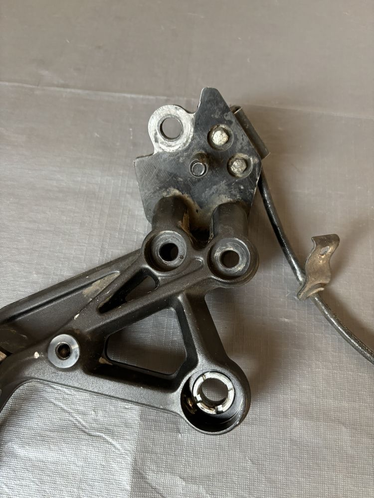Set podnózek nóżka stopka YAMAHA YZF125 R 14-18