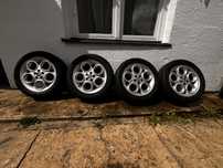 Zestaw kół Alfa Romeo 205/55 R16 opony zimowe