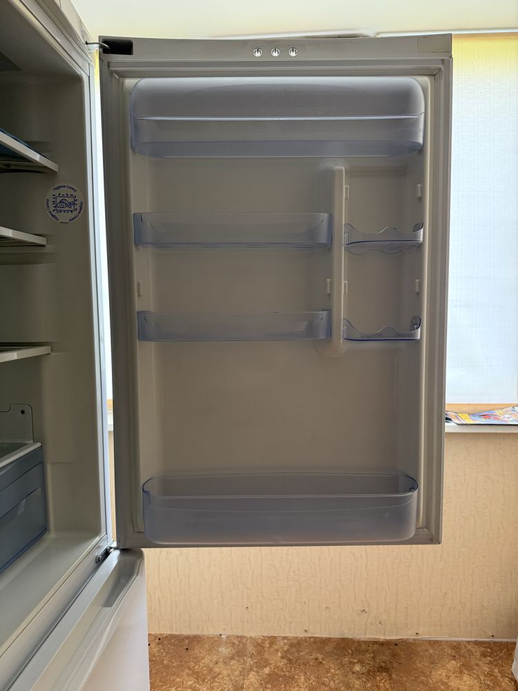Холодильник Indesit бу