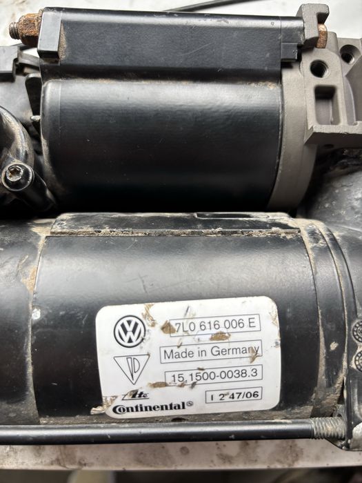 Kompresor pneumatycznego zawieszenia Audi Q7