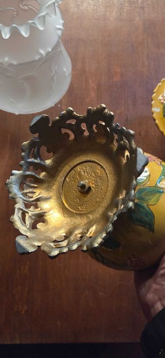 Stara lampa naftowa majolika wys. 53 cm.