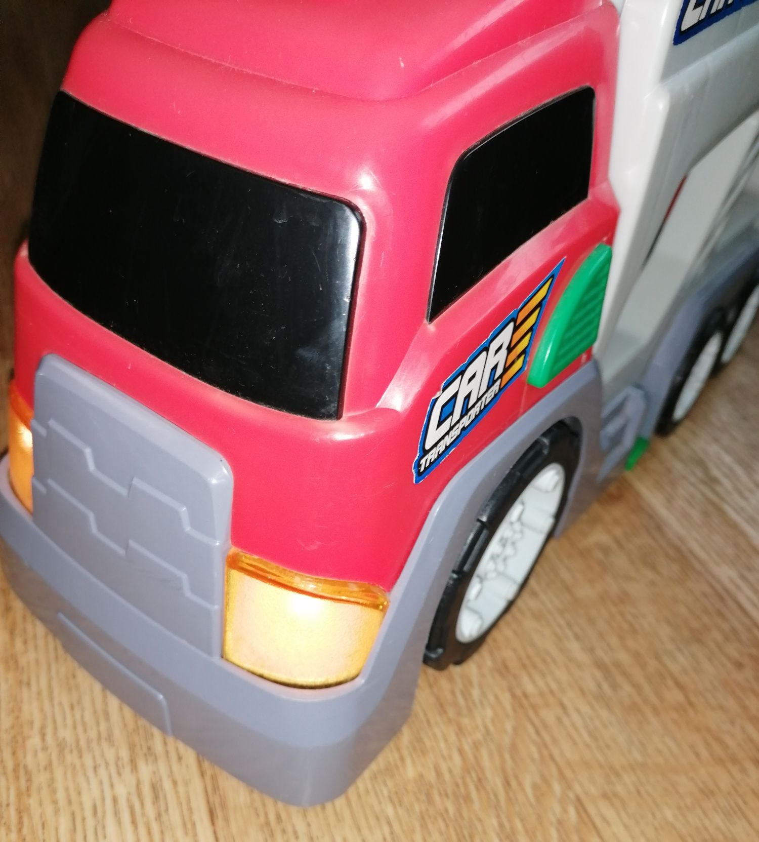Auto transporter z odgłosami i światłami