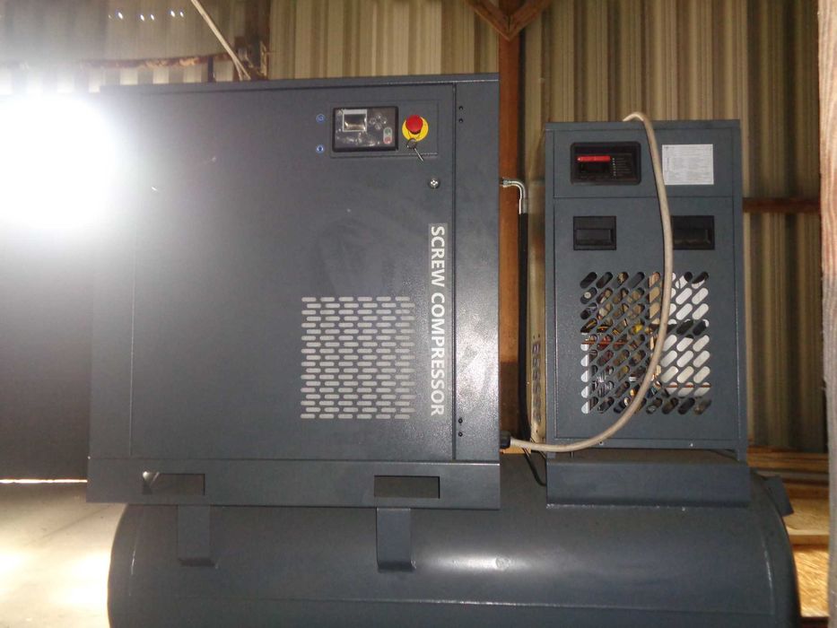 Sprężarka śrubowa WALTER 11 kW + osuszacz – stan bardzo dobry, gotowa