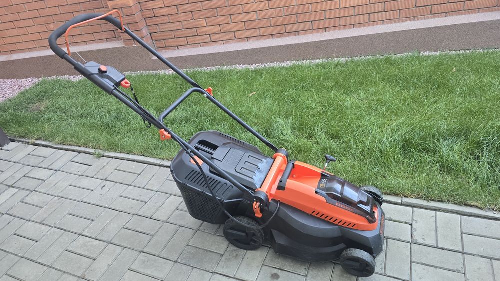 Газонокосарка Black+Decker акумуляторна