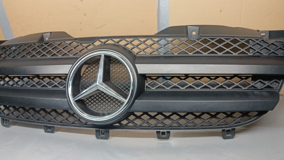 Mercedes sprinter 2008 R grill
