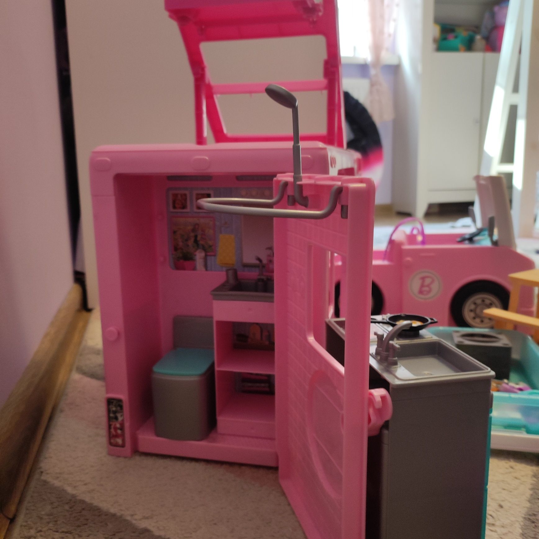 Kamper Barbie z akcesoriami