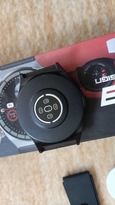 Zegarek czarny męski GT8 na części.