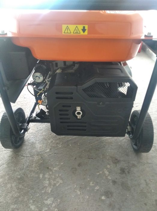 Agregat inwenterowy 230V Oleo-mac PZU 90ie 7,0 7,5 kw 5 godzin pracy