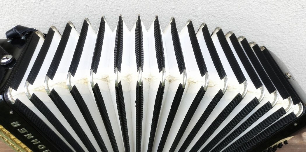 Akordeon Hohner Verdi II M 96 basów - super stan