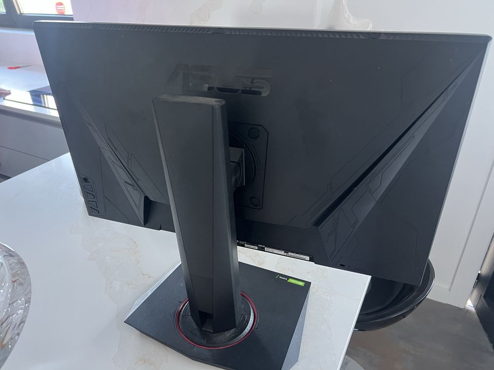 Monitor Asus 165hz g-sync 24’