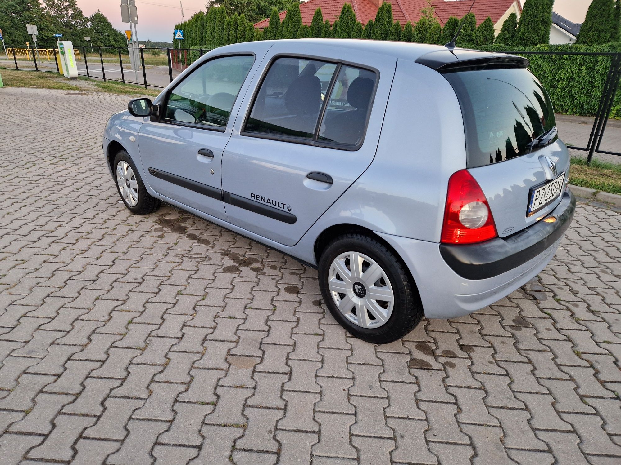 Renault Clio II 1.2 16V benzyna 5 drzwi klimatyzacja elektryka