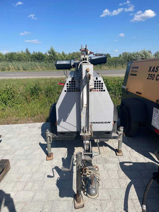 Освітлювальна Вежа Doosan