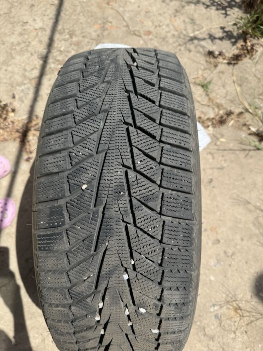 Продам зимнюю резину Hankook 225/55 R17