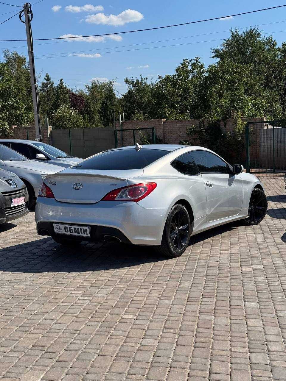 Продам Hyundai Genesis 2010 рік можлива розстрочка,кредит,обмін!