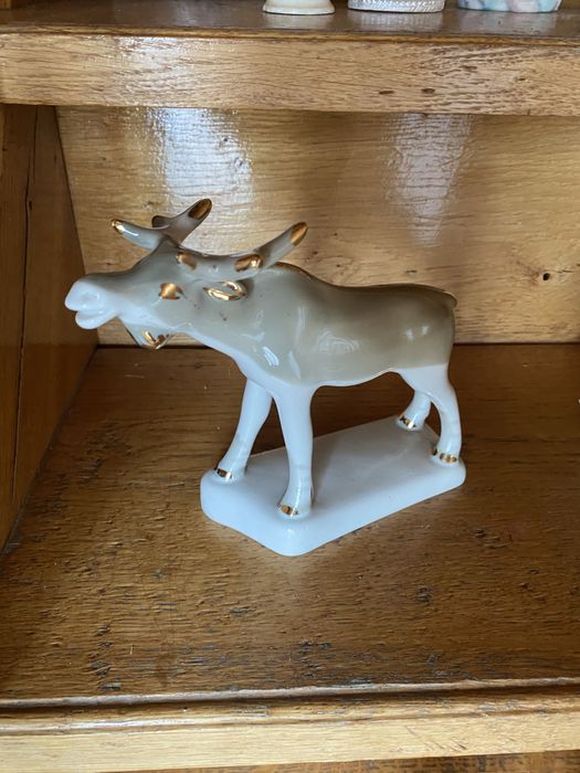 Статуетки фарфорові, керамічні, кришталеві