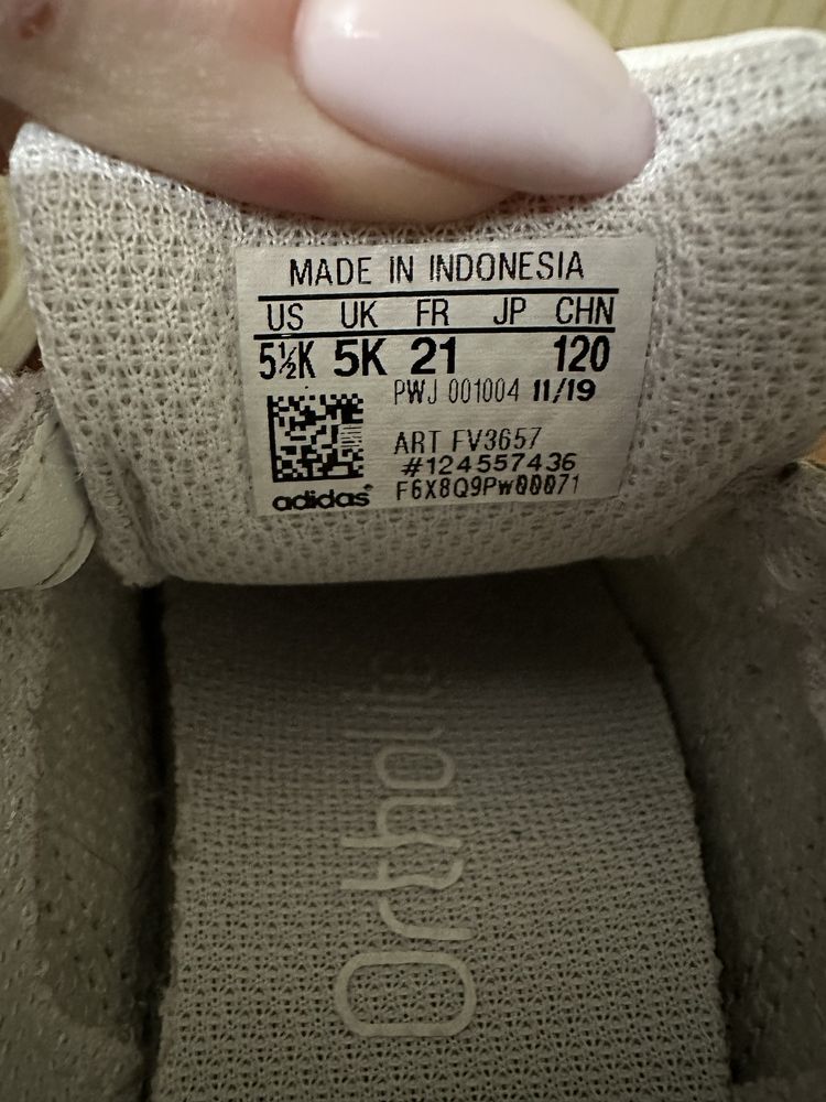 Дитячі кросівки adidas оригінал