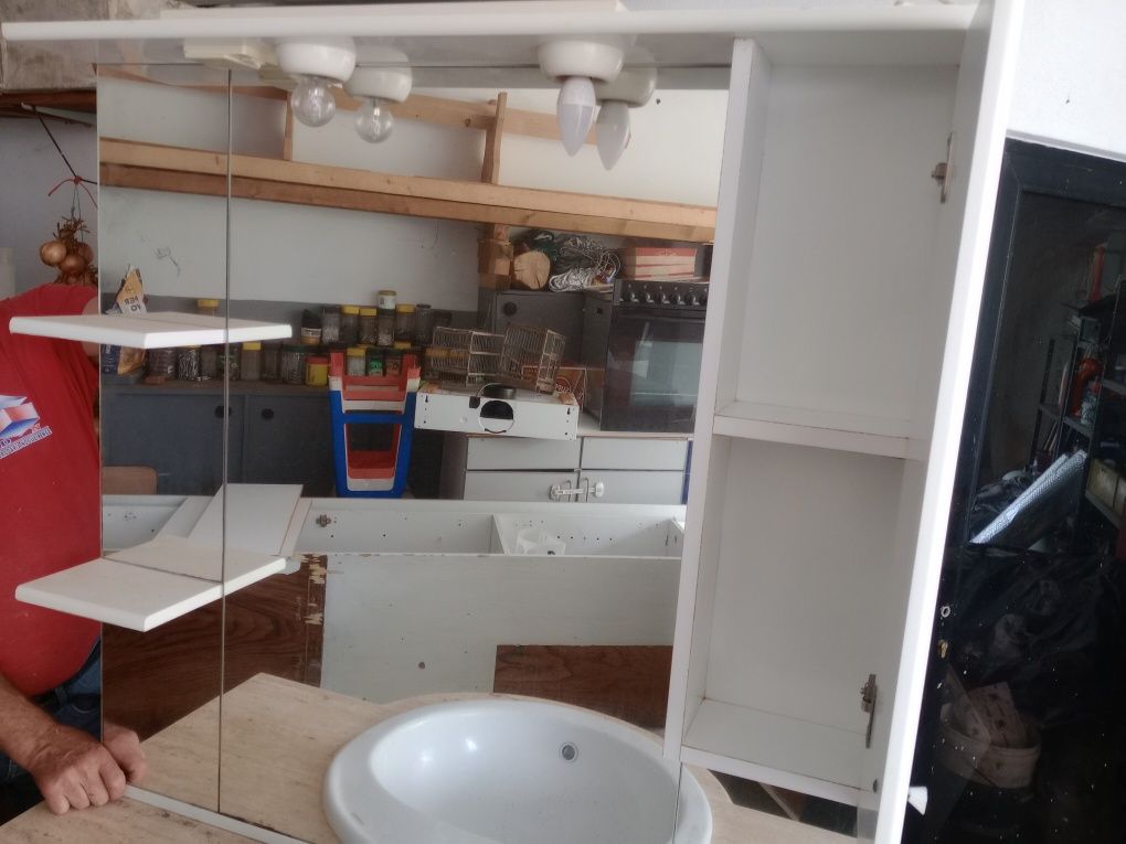 Móvel casa de banho com espelho