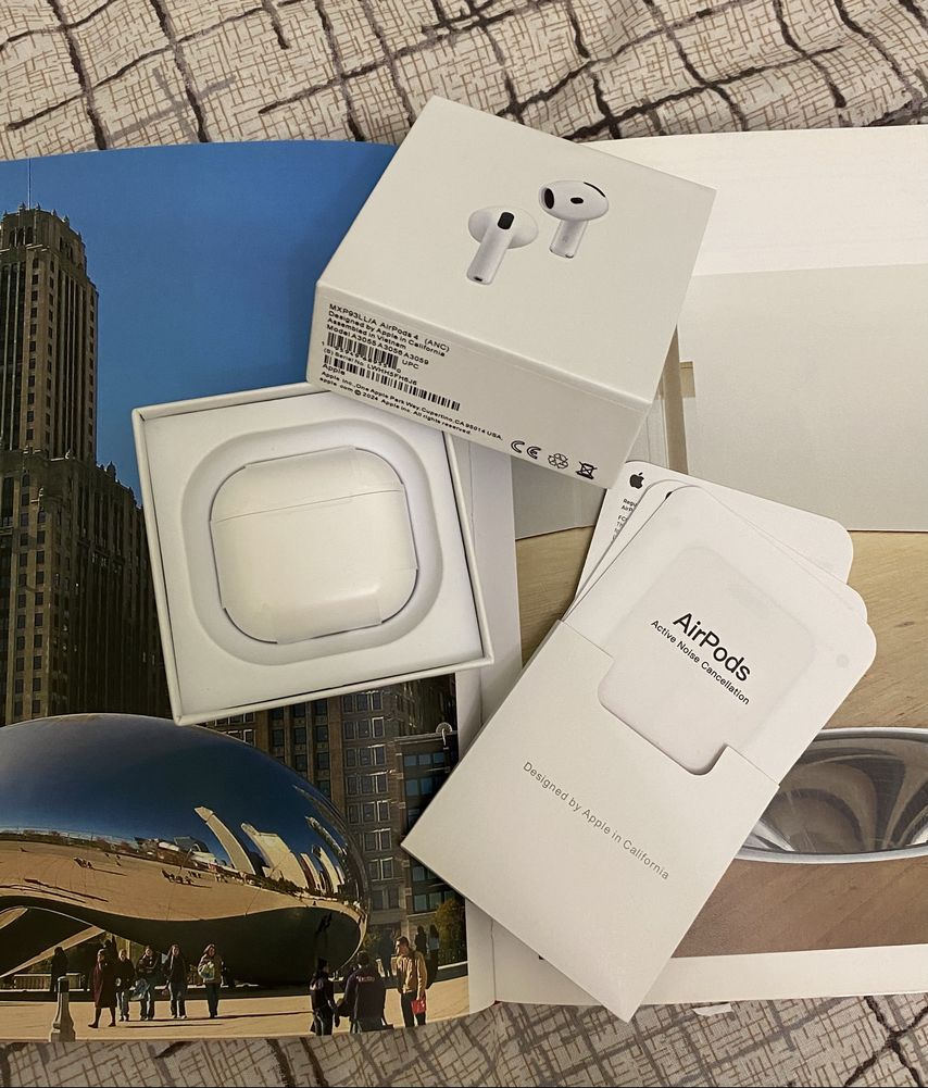 Навушники Airpods 4