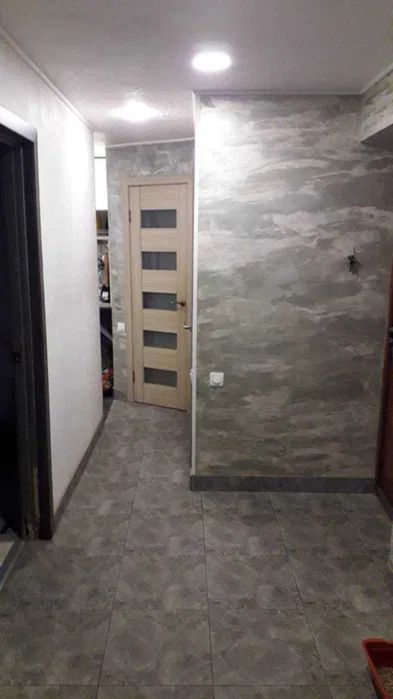 Продам чудову двокімнатну квартиру біля Епіцентру.