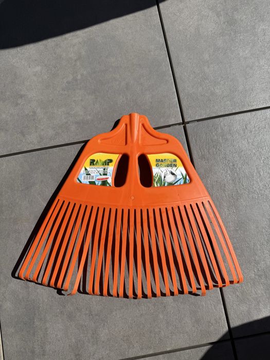Grabie ogrodowe xl plastikowe pomaranczowe 50cm Ramp Master Garden