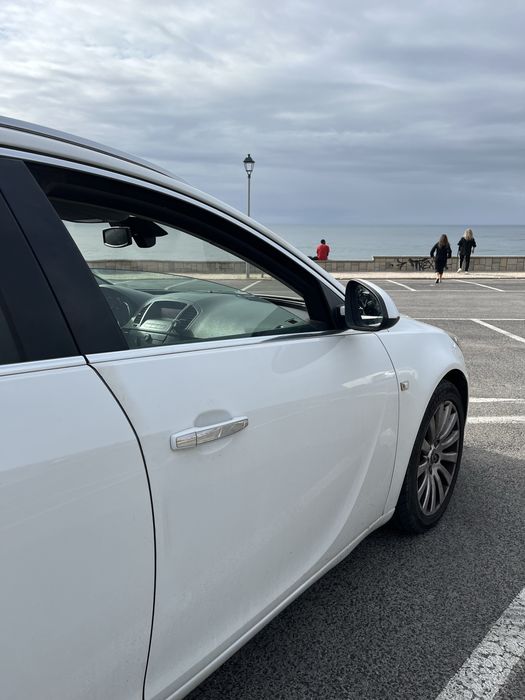 Opel Insignia CDTI {2.0}