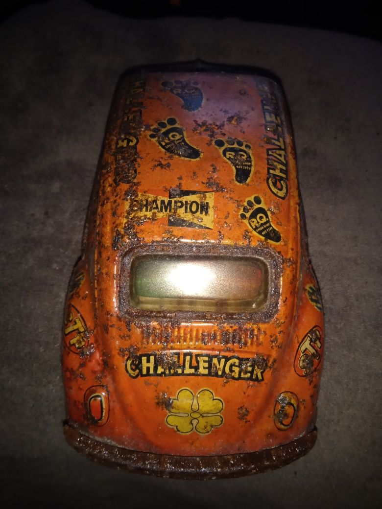 Carro a pilhas coleção Carocha Challenger