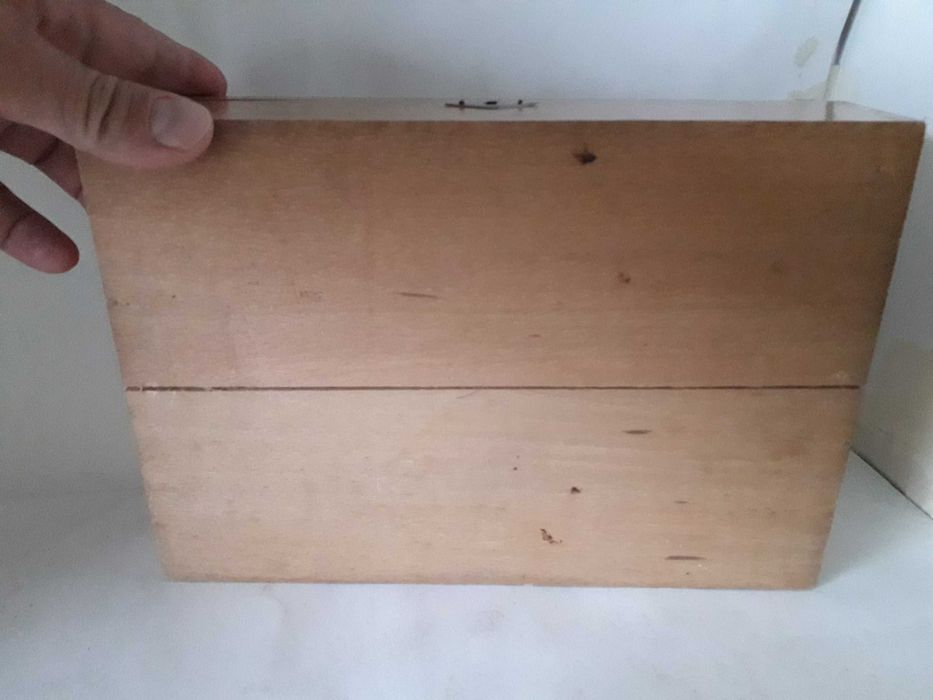 Stara drewniana szkatułka.