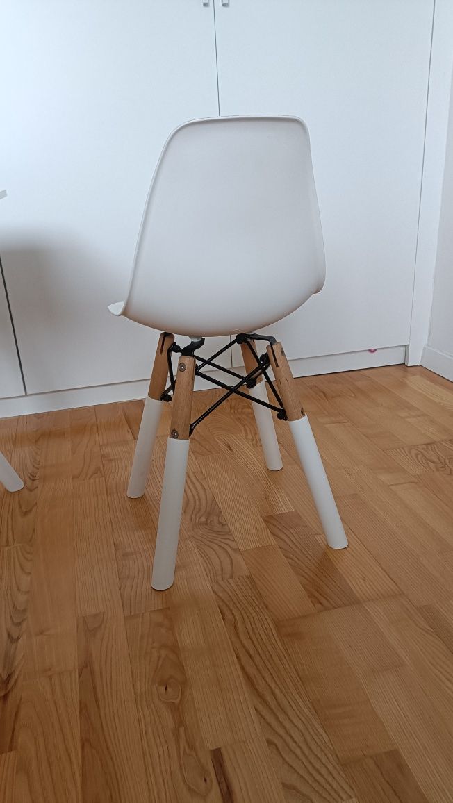 Stoliczek z krzesłem dla dziecka