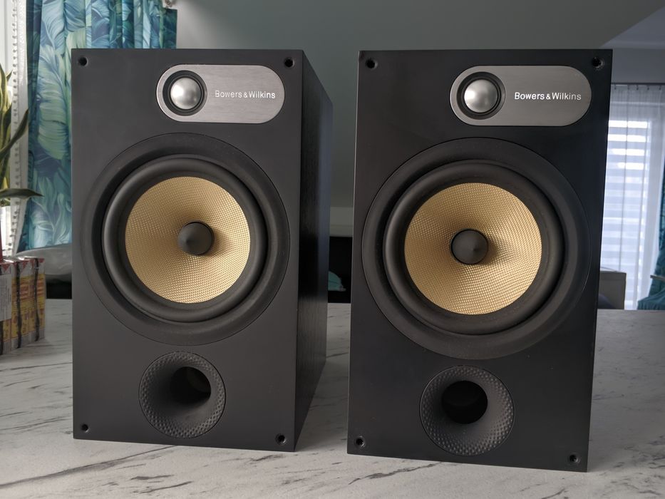 B&W Bowers&Wilkins 685  czarne, ładny stan